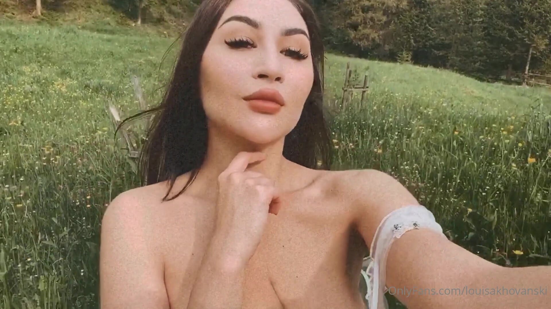 Louisa Khovanski show 124