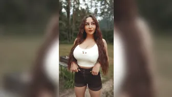 Louisa Khovanski show 148