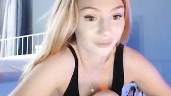 yveline  Masturbation To Orgasm On Live