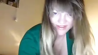 dpenelopieo  Stands cancer in front of the camera