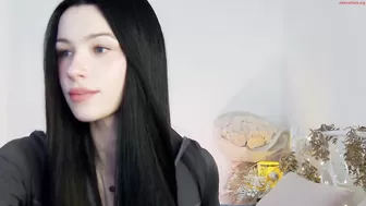 dollyvega chaturbate 19-Jan-2025 симпатичная брюнетка