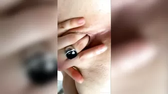 Sasha Araki Onlyfans 21-Jan-2025 fucks herself with fingers