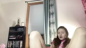 Paisleysnowxo Chaturbate March-02-2025 caresses her clitoris