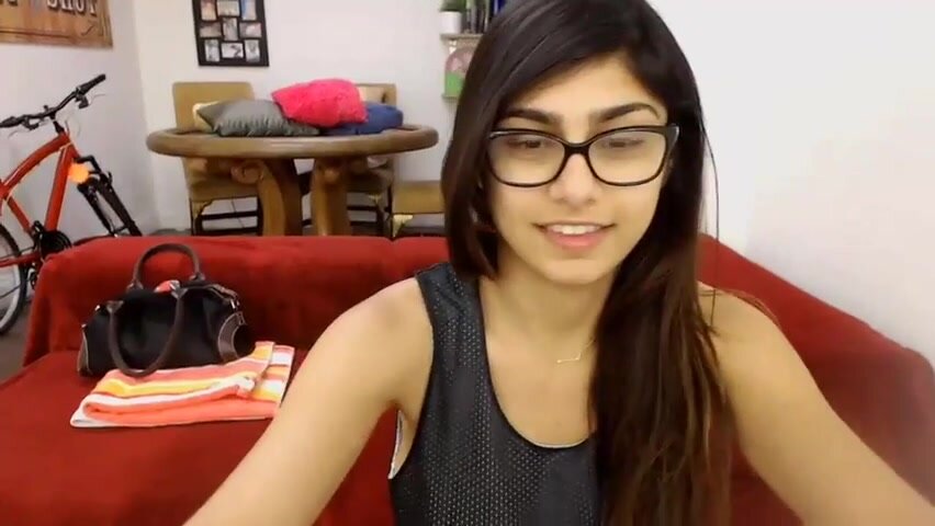 mia khalifa look alike