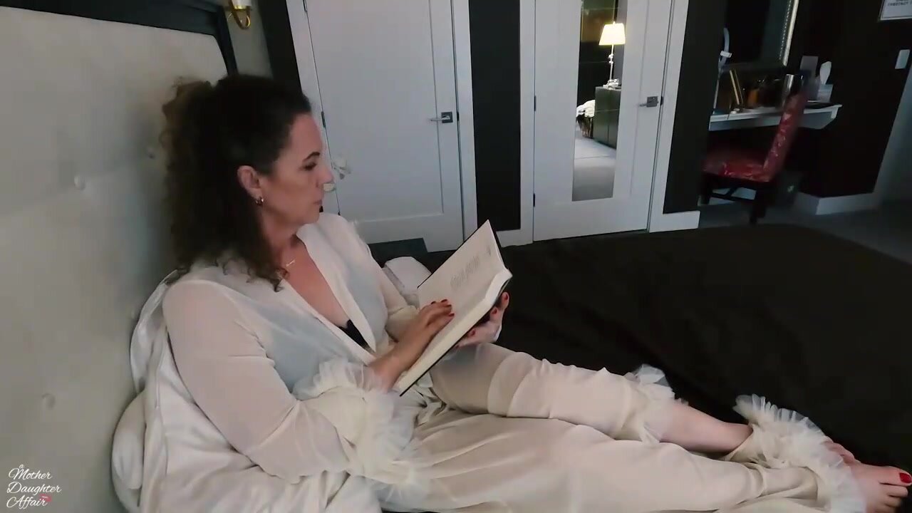 Mama Fiona & Yourfavoritemommy show 1 show 2